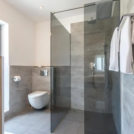 Luxury Sarina With Pool In Center * Split
